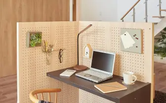 リビングにかんたん作業スペース、パナソニックの組み立て式机「KOMORU」がアツい