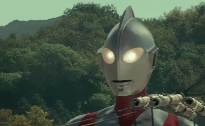 光の巨人、立つ『シン・ウルトラマン』特報　地上を蹂躙する怪獣と緊迫した人類