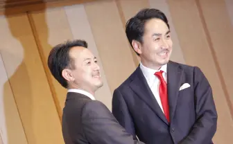 ヤフーとLINE、経営統合で合同記者会見 「強い危機感と大きな志」語る