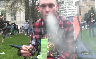 「これがマリファナビジネス最前線だ」5万人が大麻を吸いまくる”ヤバい”パーティーから超ハイテクのマリファナショップまで突撃リポート