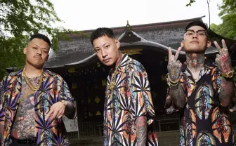 舐達麻×WACKOMARIA、大麻柄×聖母マリアの開襟シャツが間違いない