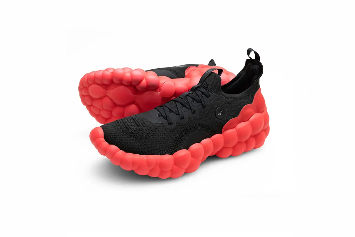 て、鉄雄…？ ミズノ史上最高のシューズに漂う『AKIRA』的既視感.jpg