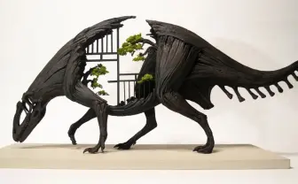 造形作家 ムラマツアユミ新作「龍朽庵」 静と動を両立させた作家の技