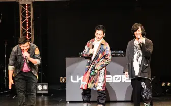 草なぎ剛、YouTuberイベント「U-FES」に降臨 「雨あがりのステップ」を特別メンバーでセッション
