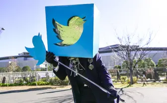 【事件】Twitterのコスプレイヤー現る 「コミケ95」のダークホース