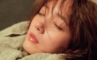 本田翼の寝起きやほろ酔い姿が見れちゃう 8年ぶり公式ブックが2冊同時発売