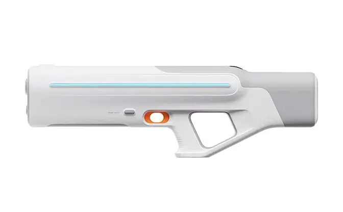 撃つと光る「レーザー水鉄砲」がこの夏をアツくする