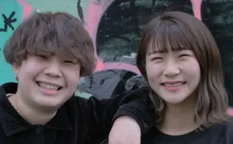 カップルYouTuber「夜のひと笑い」無期限活動休止 具体的な理由は語られず