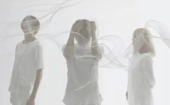 She,in the haze OFFICIAL WEBSITE