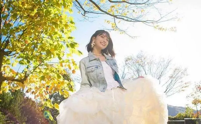 声優 高野麻里佳、ソロデビュー曲のカップリング公開　雰囲気一変で妖艶に