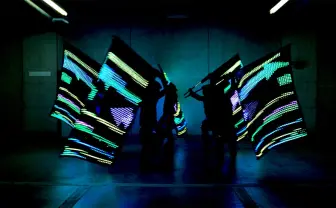 ディスプレイのように制御可能なLEDフラッグにワクワクする!