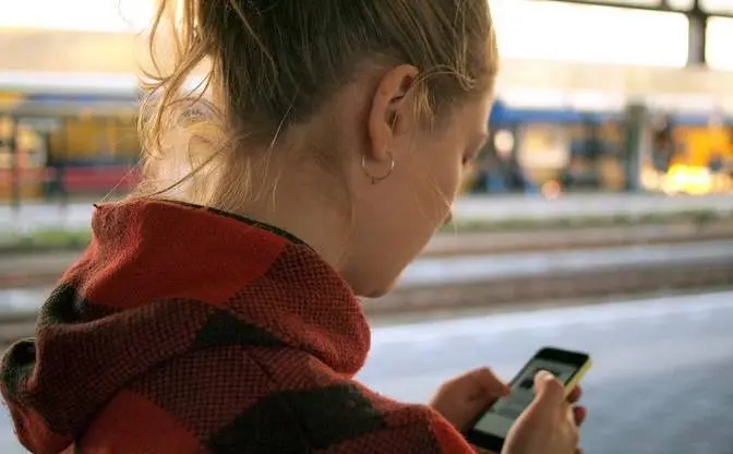 漫画村や漫画BANKなどの違法サイト、若者の3割が利用　20代女性が38％で最多