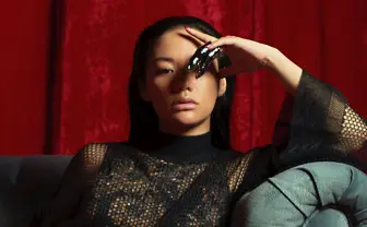 Awichがメジャーデビュー 東京のヒップホップクルー「YENTOWN」の紅一点