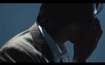 ヨルシカ、初の実写MVを公開 3rdアルバム『盗作』より描かれる“破壊衝動”
