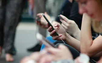 日本に「Webtoon」文化を──ピクシブ、専門スタジオと縦スクロール漫画事業開始