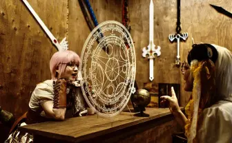 この魔法陣、飛沫拡散を防止できるんです 異世界でも通用しそうなパーティション
