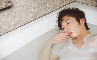 『おっさんずラブ』大反響! 田中圭、2年前の写真集が重版される