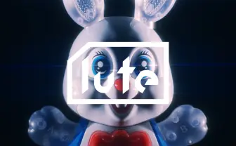 長谷川白紙「毒」MVに興奮 おもちゃ200体に「みてみてみてみて…」