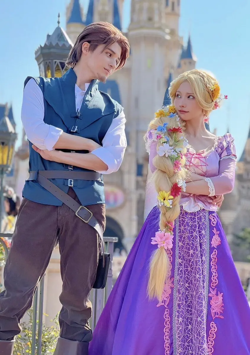 えなこ＆スタンミ『ラプンツェル』コスがすごい　ディズニーでハロウィン満喫.jpeg