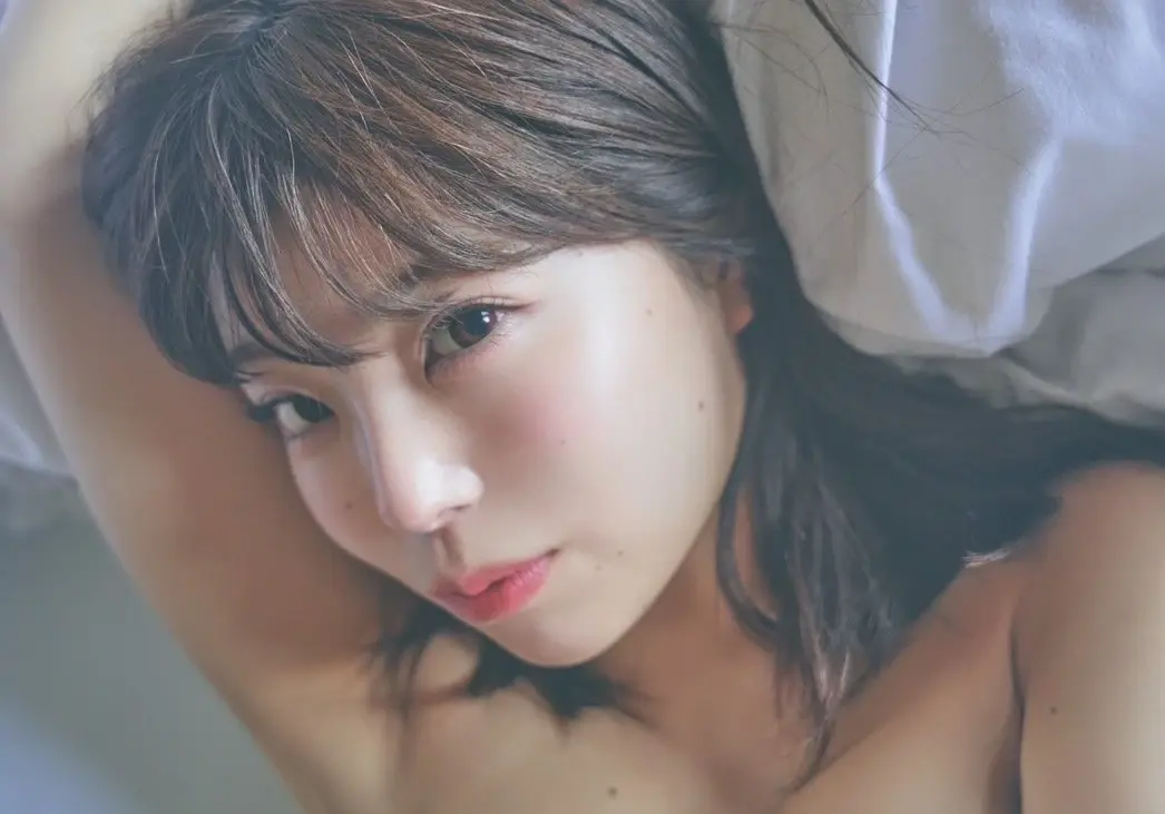 “リアル竜宮城” バーレスク東京が写真集 ダンサー5人のステージじゃ見れない姿