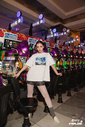 コラボアイテムと思われるTシャツの着用写真②／画像は藤田ニコルさんのXから