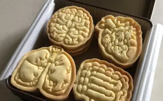 グロくて可愛い「臓器クッキー」召し上がれ！ セリアのクッキー型が狂気の産物