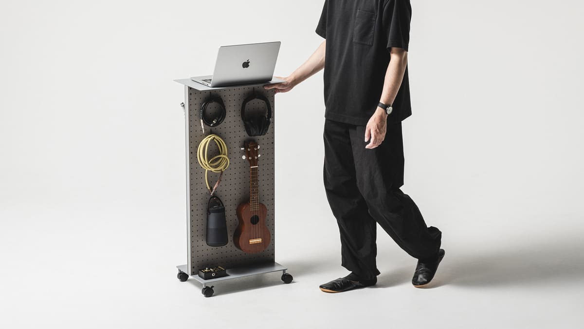 スタンディグデスク? いいえワゴンです 移動できる“秘密基地”で作業が捗りそう.jpeg