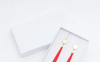 フリーレンの耳飾りを再現　アニメ『葬送のフリーレン』コラボアイテム発売