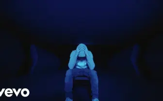 エミネムは新曲「Darkness」で何を綴ったか?【歌詞対訳&解説】