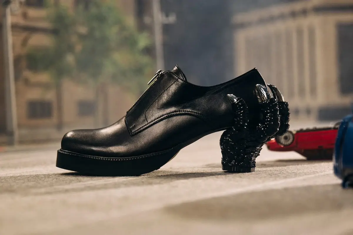 アカデミー賞で“ゴジラシューズ”に反響　気鋭ブランド「ha | za | ma」が提供