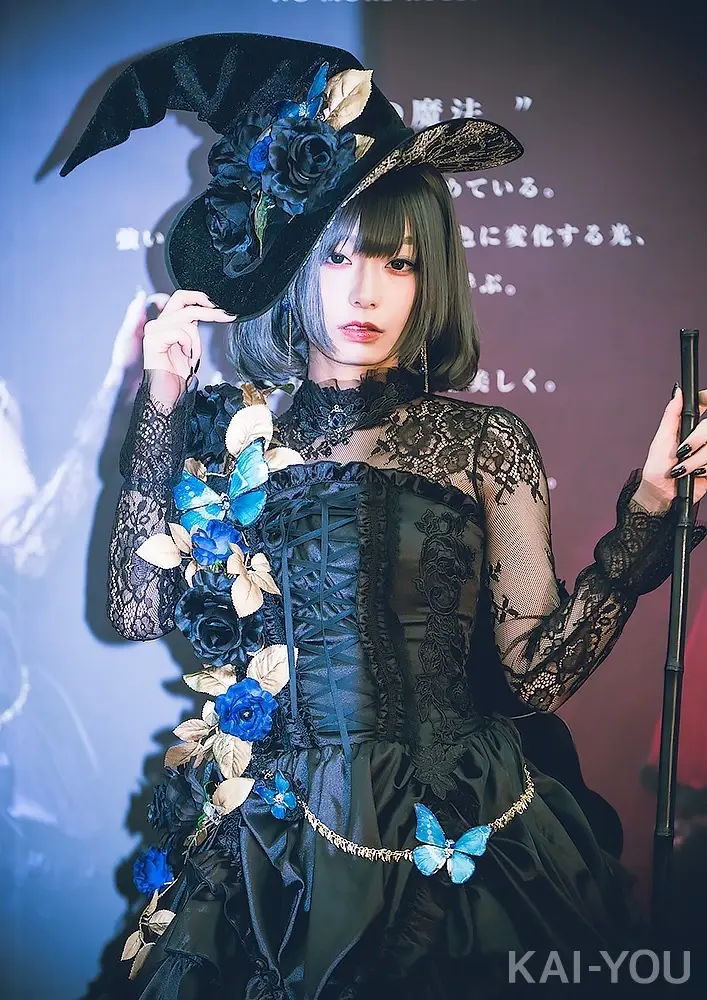 宇垣美里が美しすぎるコスプレ披露　“下々の者を見下す“魔女を演じきる