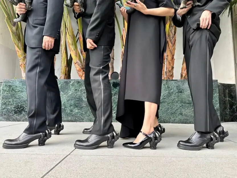 アカデミー賞で“ゴジラシューズ”に反響 気鋭ブランド「ha | za