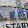 SHIBUYA TSUTAYAに掲出された、にじさんじ新人VTuberの広告