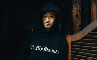 ラッパーZORN、ステーキハウス「ビリー・ザ・キッド」とコラボアイテム発売