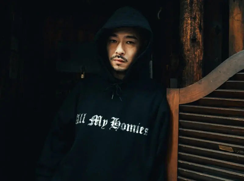 ラッパーZORN、ステーキハウス「ビリー・ザ・キッド」とコラボアイテム発売