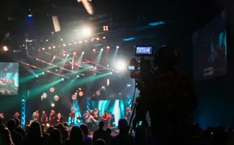 オンラインライブの市場規模が縮小　参加率低下も一人あたりの消費平均価格は上昇