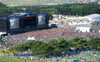 たまごっちが「ロッキン」とコラボ！ ロックフェス仕様モデルが発売