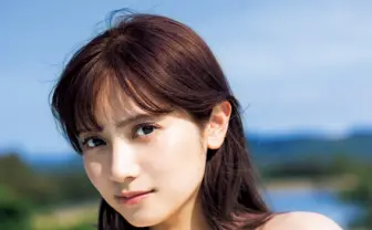 桃月なしこ『ヤンマガ』の表紙から裏表紙までを完全ジャック 史上初の快挙