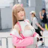 コスプレイヤーの伊織もえさんは『勝利の女神:NIKKE』バイパーのコスプレで登場
