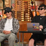 『EIGHT-JAM』ヒップホップ特集。ゲストのAK-69さんと☆Taku Takahashiさん／画像は<a href="https://www.tv-asahi.co.jp/eightjam/" target="_blank">公式サイト</a>から
