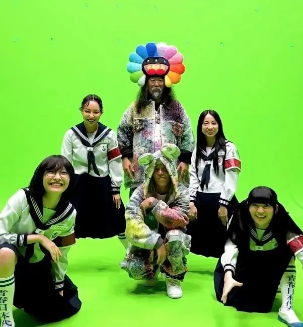 村上隆×ラッパーJP THE WAVYが「新しい学校のリーダーズ」と踊ってみた