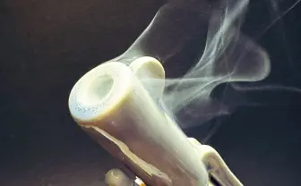 お香を装填！ 陶器の回転式拳銃「リボルバー香炉」に見る職人技