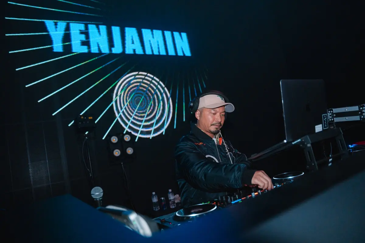 「YENJAMIN」ライブフォト9