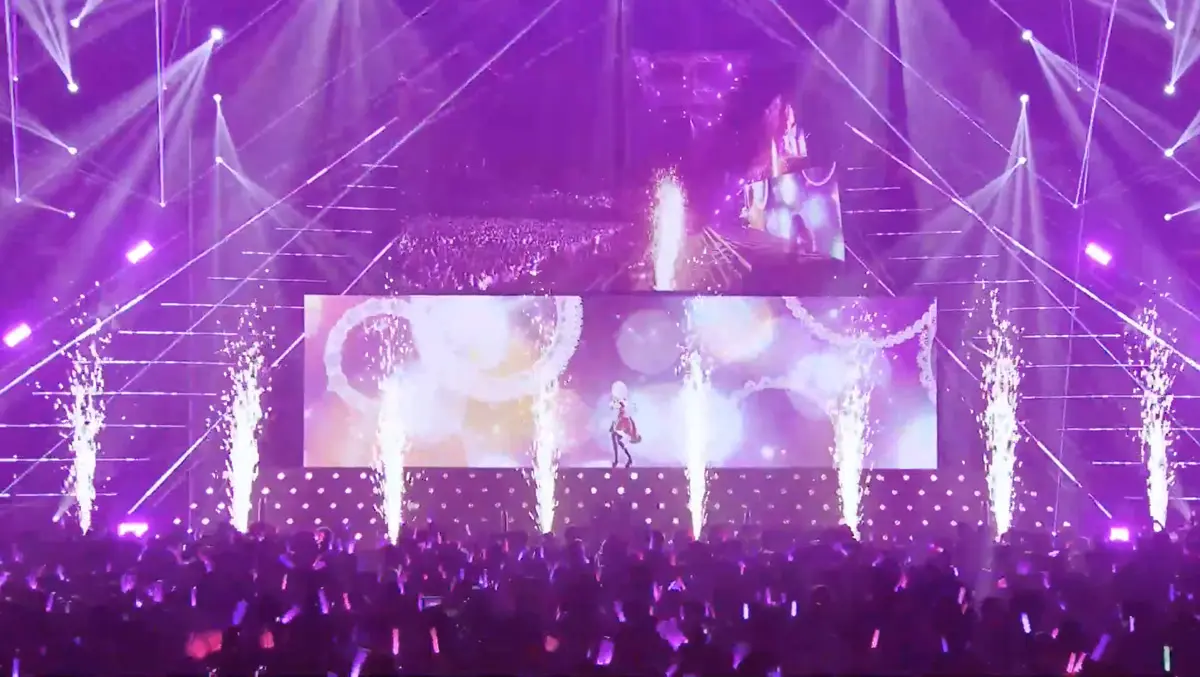 派手な演出も相まって盛り上がる会場