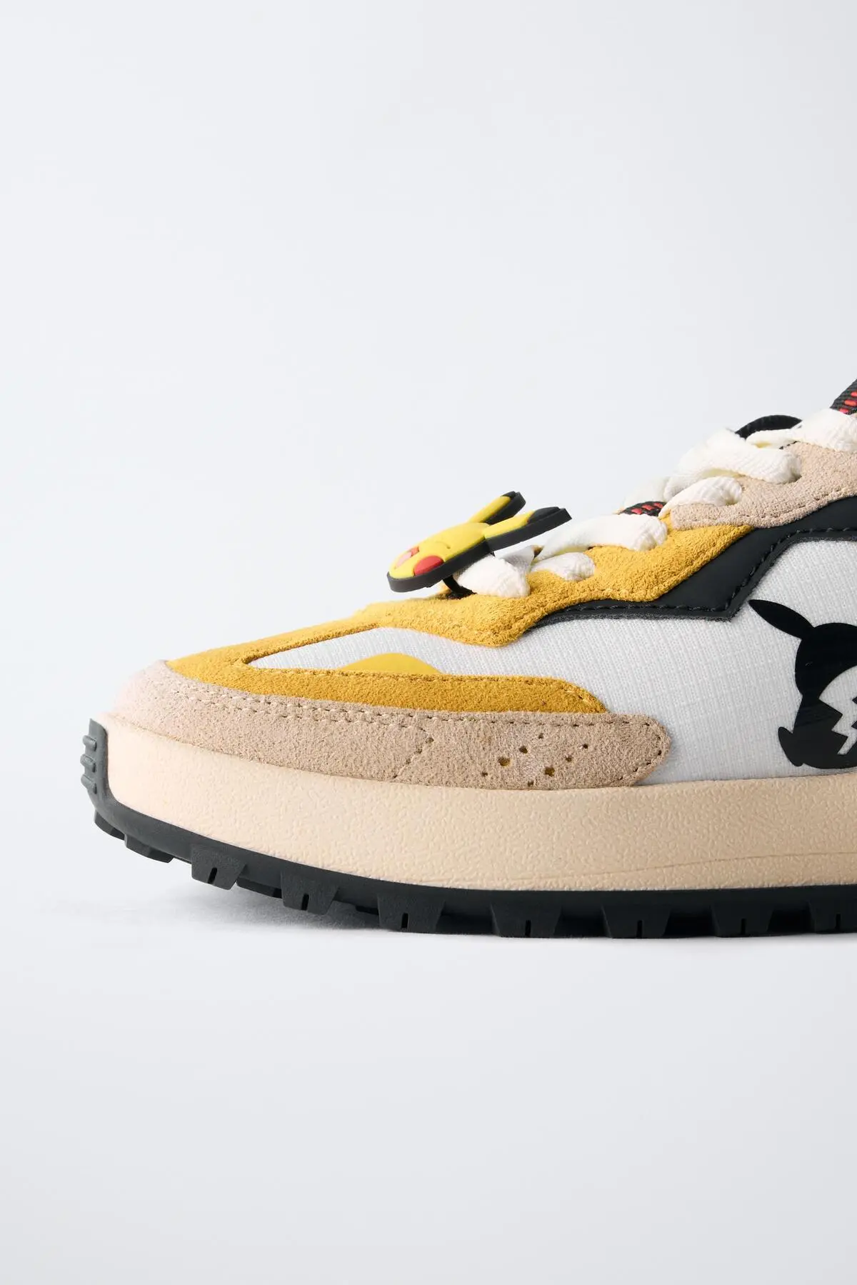 「ピカチュウ ポケモンスニーカー」2