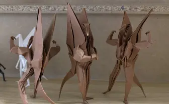 折り紙でつくった筋肉バキバキの「マッチョな鶴」のオーラがすごい