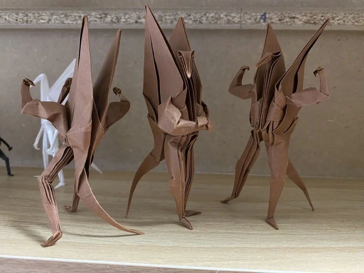 折り紙でつくった筋肉バキバキの「マッチョな鶴」のオーラがすごい