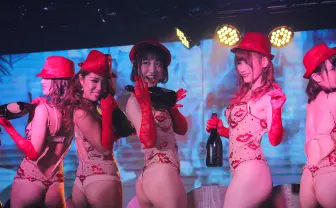セクシー美女がアニソンで踊り舞う 新バーレスク東京がヤバすぎて思わず胸元チップイン