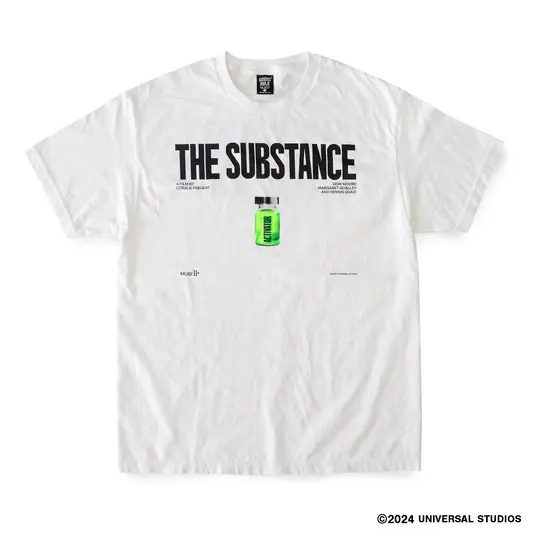 瓶のビジュアルを使用したTシャツ