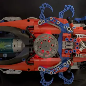 スパイダーマンが仮面ライダーだったら──レゴでつくった変身ベルトが本物すぎる